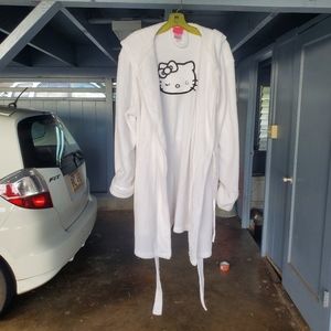 Hello Kitty robe size XL